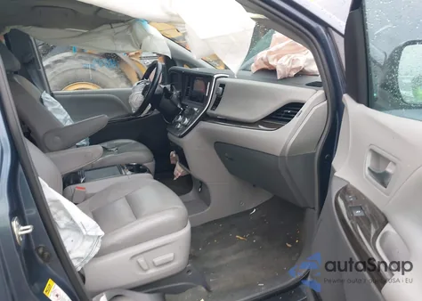 2015 Toyota Sienna Xle 8 Passenger z USA, uszkodzony, nr VIN 5TDYK3DC5FS639225